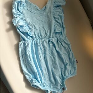 Kyte BABY Ruffled Baby Romper in powder